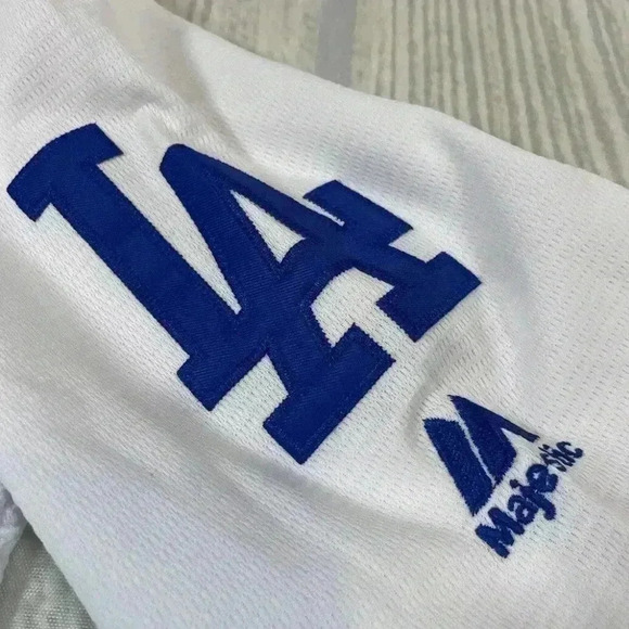 AUTHENTIC MAJESTIC Sz S CODY BELLINGER LOS ANGELES DODGERS FLEX BASEBALL Jersey - Picture 10 of 16
